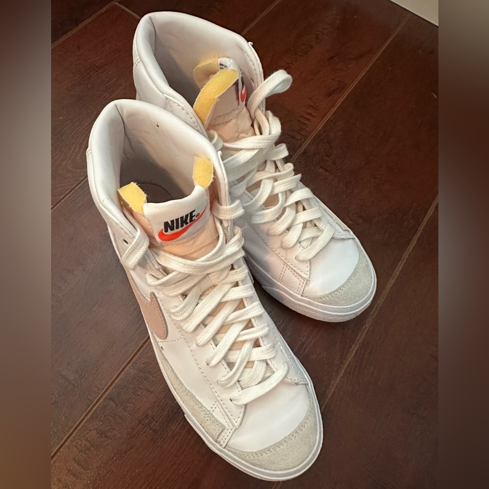 Nike Blazer Mid ‘77 High-Top Sneakers in White and Pink
